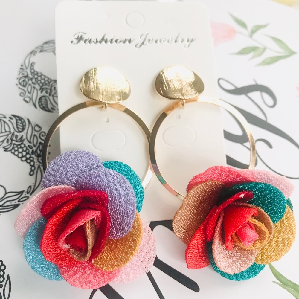 Elegant Flower Earrings. New!!! 🌸